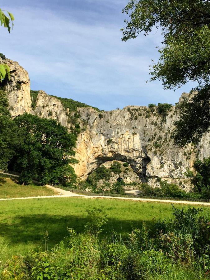 Le Manoir Du Raveyron Hotel Vallon-Pont-dʼArc Екстериор снимка